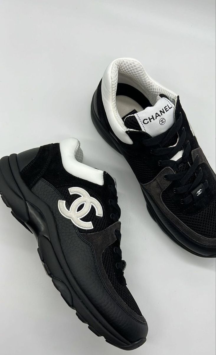 Chanel CC Runner Black/White