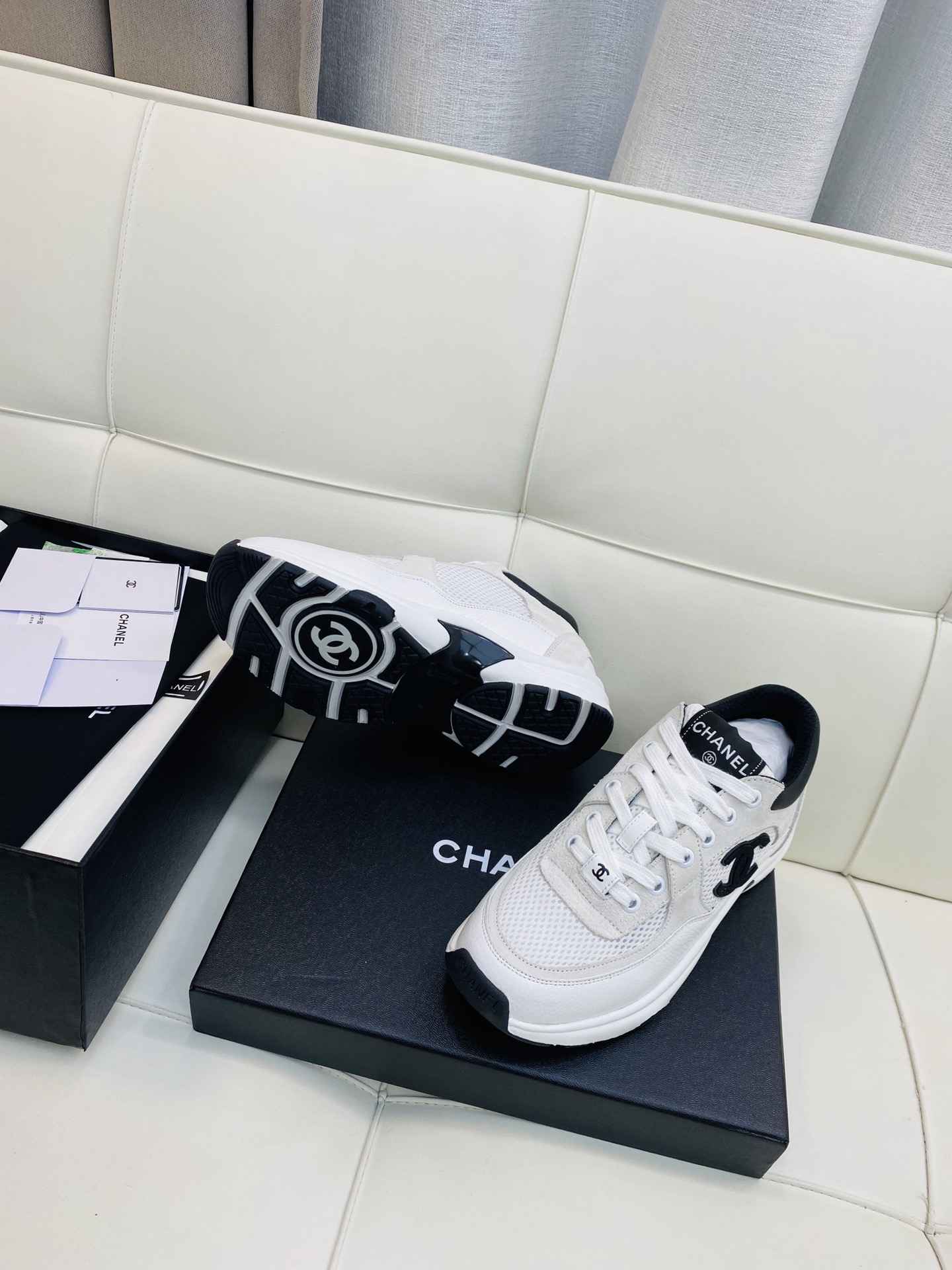 Chanel CC Runner White/Black