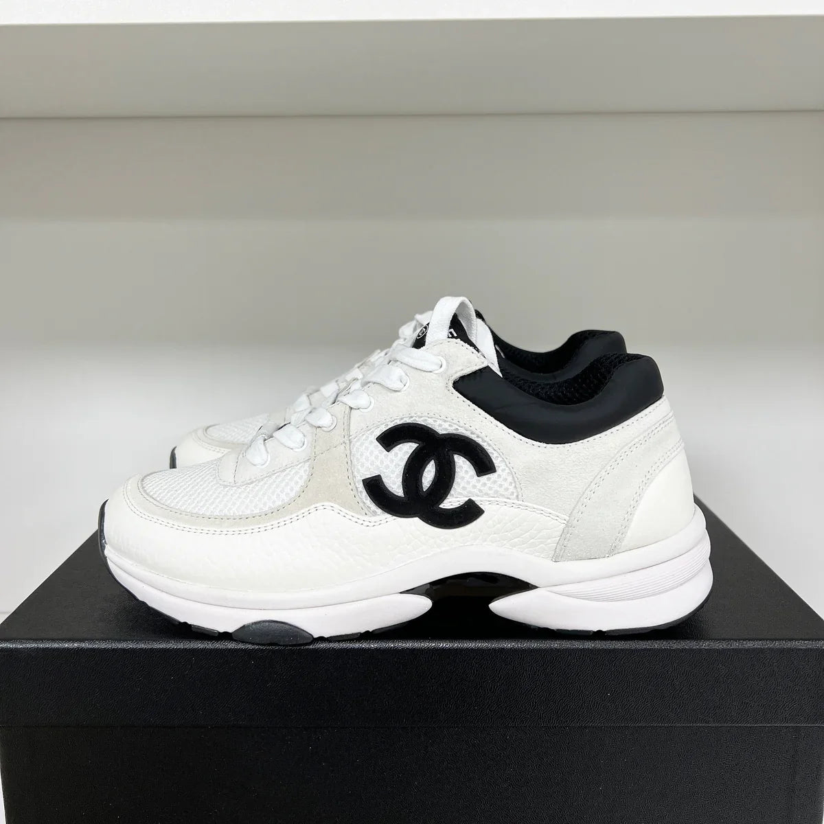 Chanel CC Runner White/Black