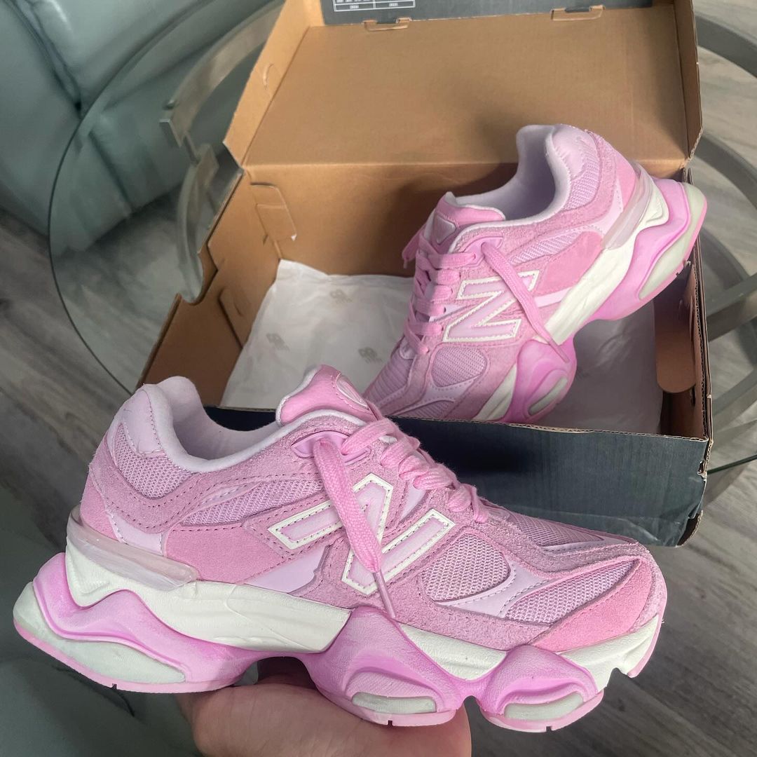 New Balance 9060 Triple Pink