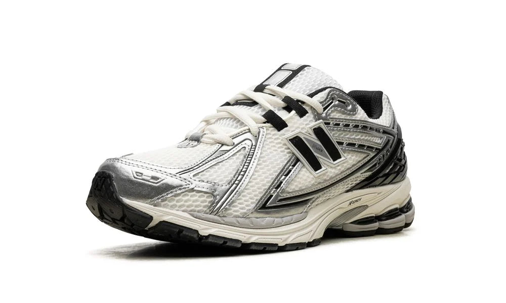 New Balance 1906R METALLIC SILVER