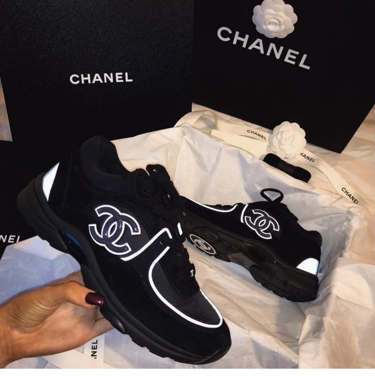 Chanel CC Runner Black Réfléchissante